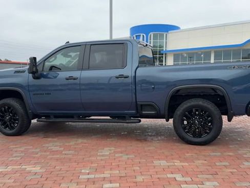 Used 2025 Chevrolet Silverado 2500 Custom w/ Custom Value Package AWD/4WD image 8