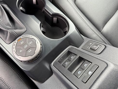 New 2025 Ford Bronco Badlands image 21