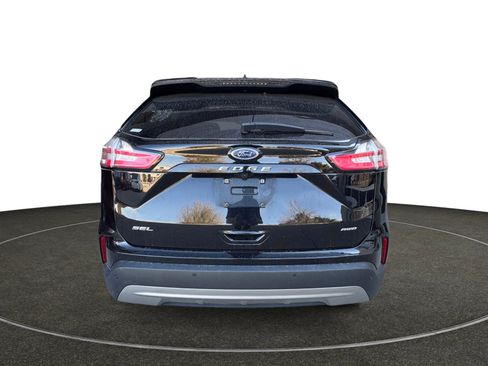 Used 2024 Ford Edge SEL image 5
