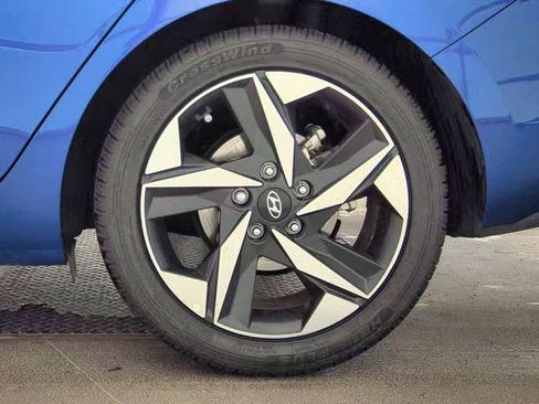 Used 2023 Hyundai Elantra SEL w/ Convenience Package FWD image 19