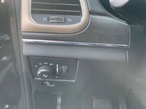 Used 2015 Jeep Grand Cherokee Limited w/ Luxury Group II image 15