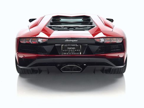 Used 2018 Lamborghini Aventador S AWD/4WD image 5
