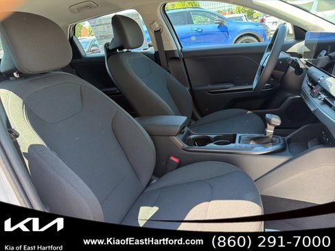 New 2026 Kia K4 FWD image 11