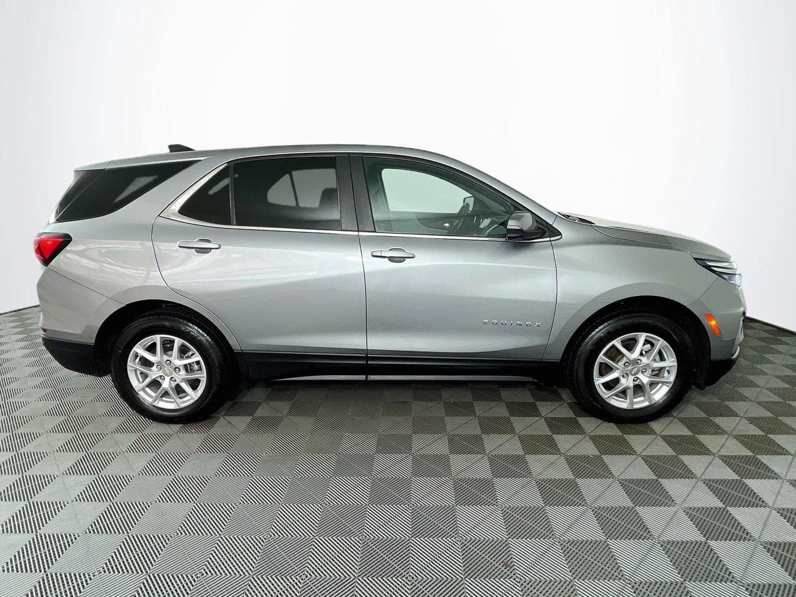 Used 2023 Chevrolet Equinox LT AWD/4WD image 10