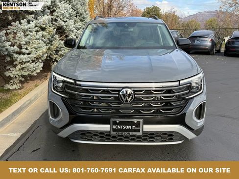 Used 2025 Volkswagen Atlas Peak Edition SE image 2