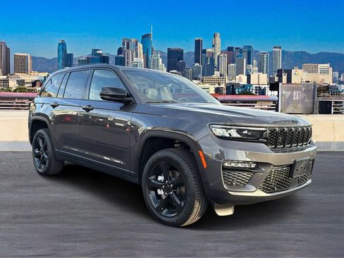 New 2025 Jeep Grand Cherokee Limited w/ Luxury Tech Group II image 3