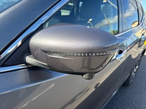 Used 2020 Nissan Rogue SL AWD/4WD image 5