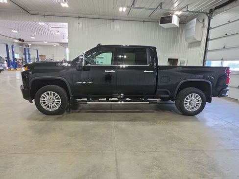 Used 2023 Chevrolet Silverado 3500 High Country w/ Z71 Off-Road Package AWD/4WD image 5