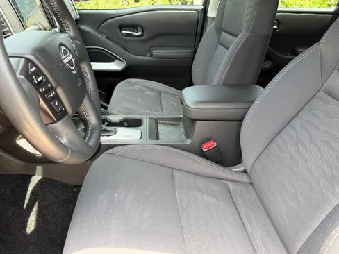 Used 2023 Nissan Frontier SV w/ SV Convenience Package AWD/4WD image 11