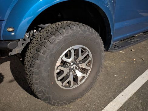 Used 2020 Ford F150 Raptor image 9