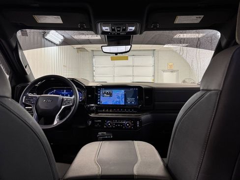 Used 2024 Chevrolet Silverado 1500 ZR2 w/ Technology Package image 21