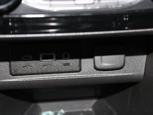 Used 2022 Buick Encore GX Essence w/ Experience Buick Package image 27