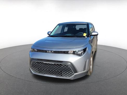 Used 2025 Kia Soul LX w/ LX Technology Package image 3