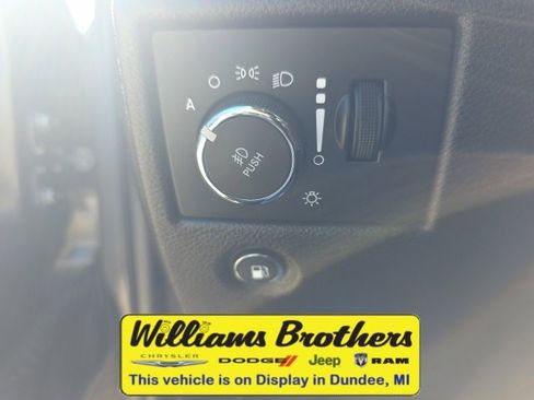 Used 2020 Jeep Grand Cherokee Laredo image 13