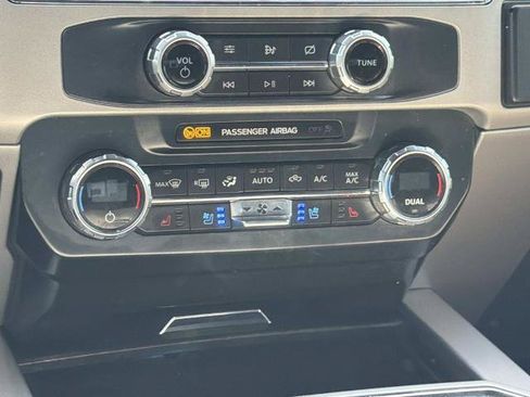 Certified 2022 Ford F250 Lariat w/ Lariat Value Package AWD/4WD image 15