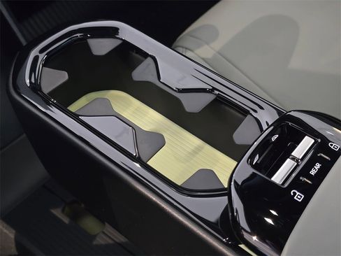 New 2026 Volvo EX30 Cross Country Ultra image 30