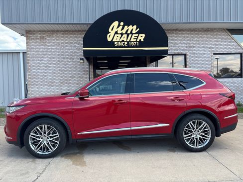 Used 2022 Acura MDX SH-AWD w/ Advance Package image 2