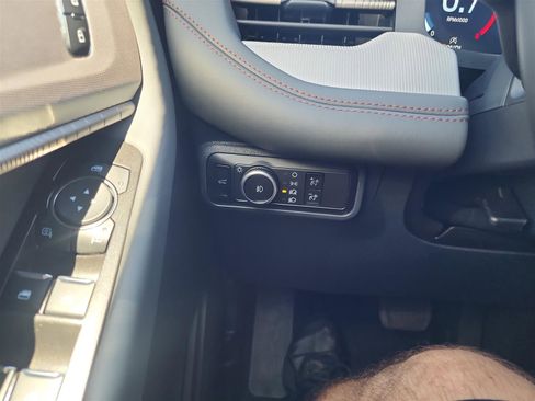 New 2025 Ford Explorer Active w/ Active Comfort Package image 34