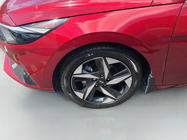 Used 2023 Hyundai Elantra Limited FWD image 30