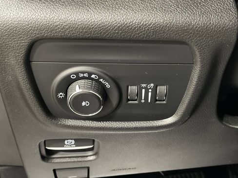 Used 2022 Jeep Grand Cherokee L Limited image 21