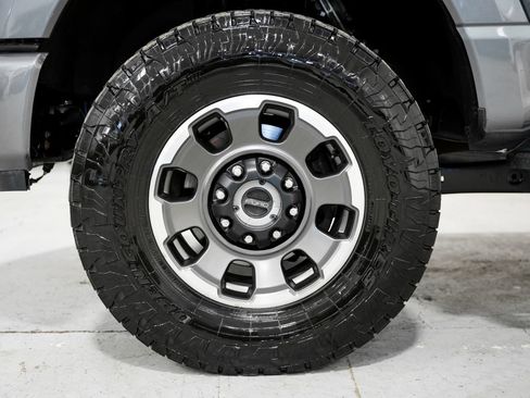 Used 2023 Ford F350 Platinum w/ Tremor Off-Road Package AWD/4WD image 36