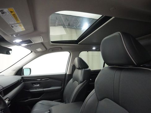 Certified 2024 Honda Pilot Elite image 33