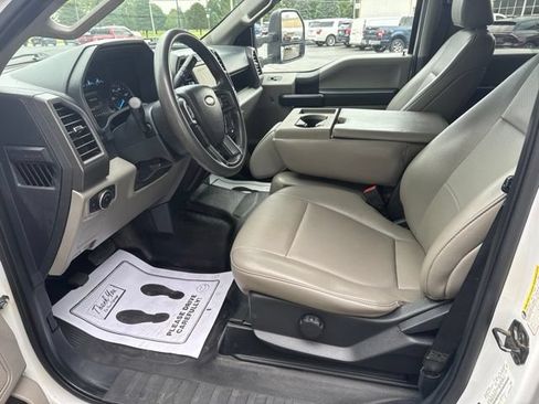 Used 2022 Ford F250 XL w/ Power Equipment Group AWD/4WD image 6