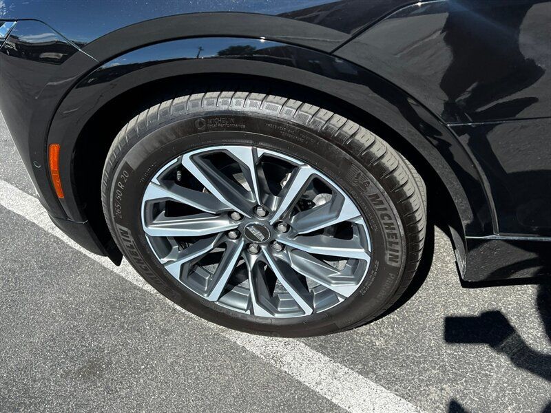 Used 2024 Cadillac Lyriq Sport AWD/4WD image 14