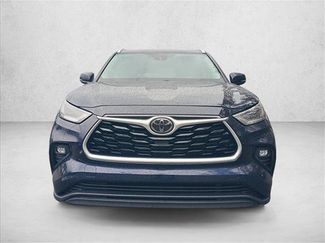 Used 2021 Toyota Highlander XLE video 2