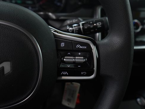 Used 2023 Kia Sorento LX image 20