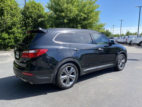 Used 2016 Hyundai Santa Fe SE w/ Option Group 03 FWD image 9