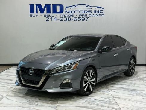 Used 2021 Nissan Altima 2.5 SR image 1