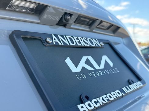 Used 2023 Nissan Kicks SV image 13