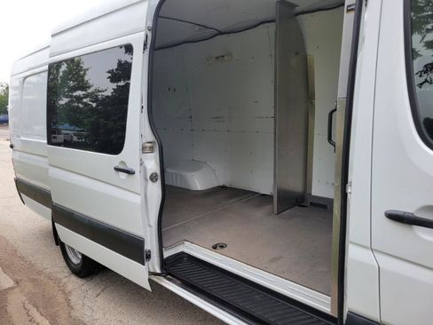 Used 2017 Freightliner Sprinter 3500 RWD image 30