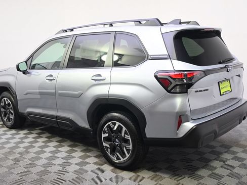 Used 2026 Subaru Forester Premium AWD/4WD image 3