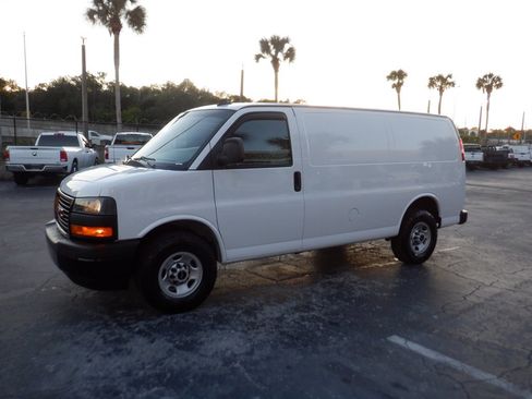 Used 2023 GMC Savana 2500 w/ Driver Convenience Package image 2