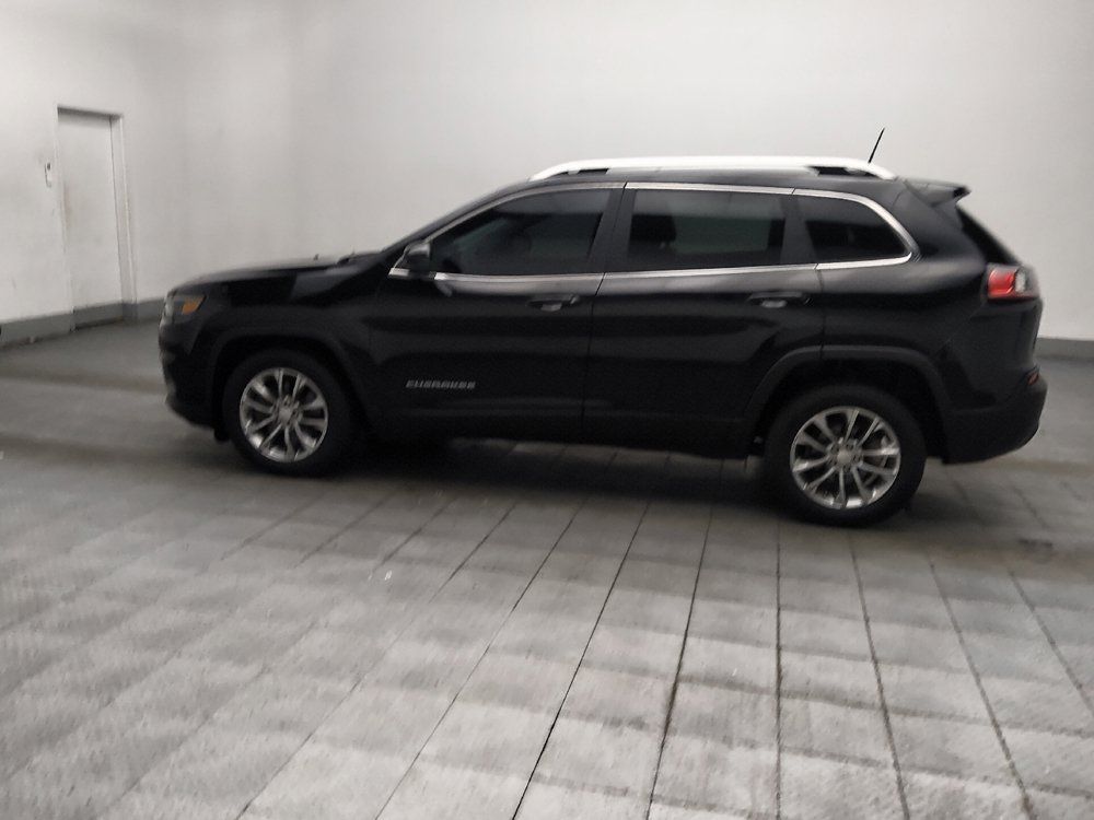 Used 2019 Jeep Cherokee Latitude Plus w/ Comfort/Convenience Group FWD image 3