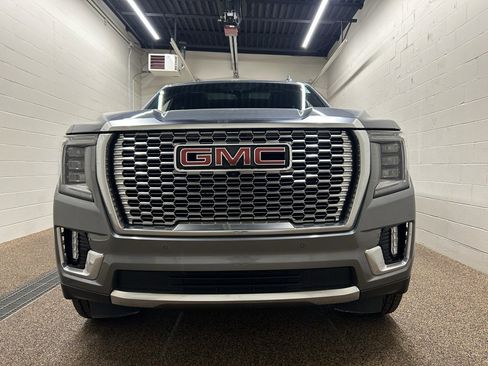 Used 2021 GMC Yukon Denali w/ Denali Premium Package image 6