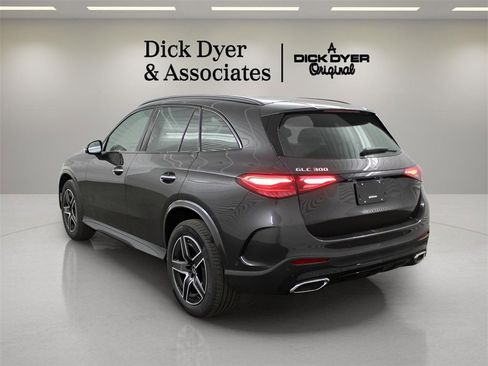 Used 2025 Mercedes-Benz GLC 300 GLC 300 image 5