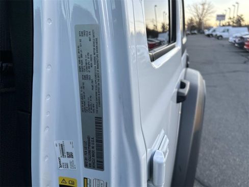 Used 2023 Jeep Wrangler Unlimited w/ Dual Top Group image 37