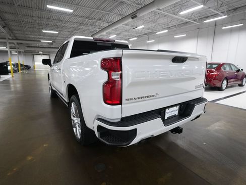 Used 2022 Chevrolet Silverado 1500 High Country w/ High Country Premium Package AWD/4WD image 34
