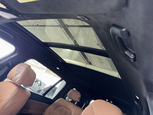 Certified 2024 BMW X7 xDrive40i w/ M Sport Package image 32