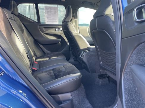 Used 2021 Volvo XC40 T5 R-Design w/ Advanced Package image 18