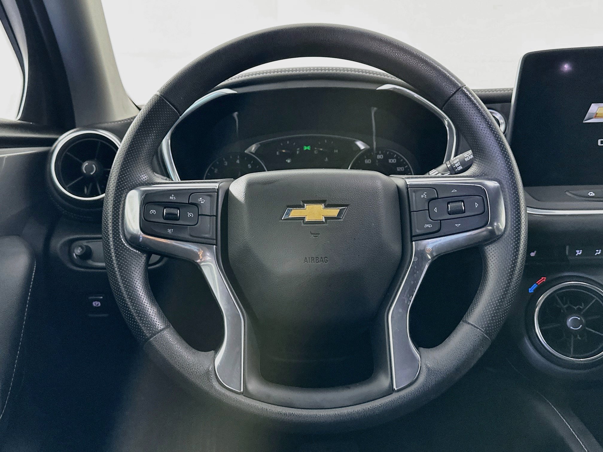 Used 2026 Chevrolet Blazer LT FWD image 18