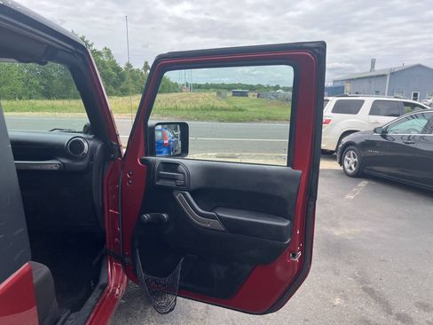 Used 2013 Jeep Wrangler Sport w/ Connectivity Group AWD/4WD image 18