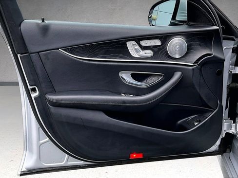 Used 2017 Mercedes-Benz E 300 4MATIC image 20