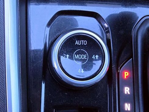 Used 2025 Chevrolet Colorado Trail Boss AWD/4WD image 19