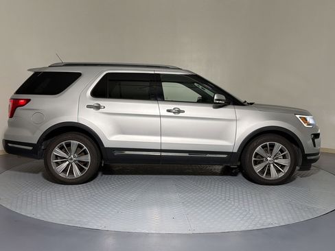 Used 2018 Ford Explorer Limited FWD image 8