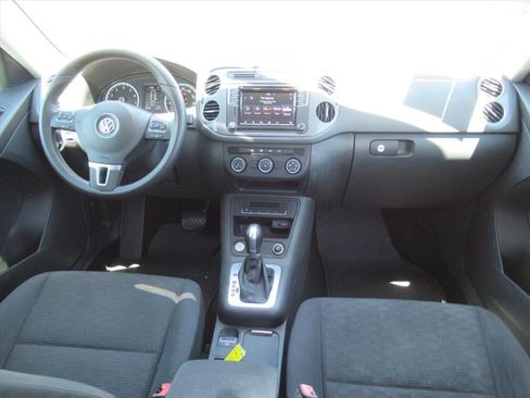 Used 2017 Volkswagen Tiguan Limited w/ Premium Package FWD image 12
