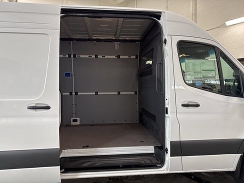 Used 2026 Mercedes-Benz Sprinter 2500 image 15